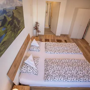 deluxe-new-innsbruck-center-apartment.innsbruckaustriahotels.com/